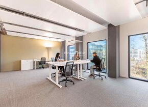 Flexible Arbeitsplätze mit eigenem Schreibtisch in  Spaces R2 Tower