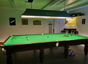 Raum zum Snooker und Darts spielen