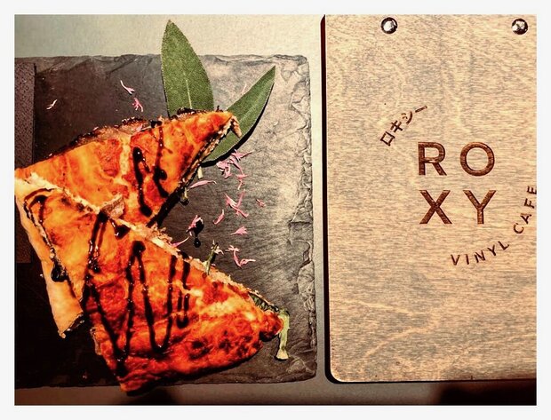 Roxy Vinyl Cafe - Foccacia & Pizza-Panini
