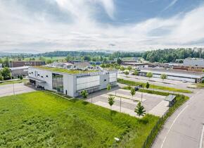 Hochwertige Gewerbefläche mit ca. 7'200 m² im Industriegebiet