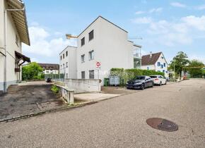 Moderne Wohnung mit grosser Loggia