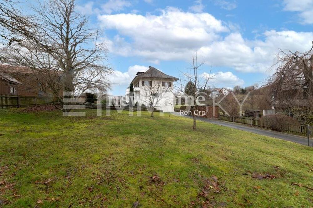 Bestehendes Haus mit Baulandreserve auf grossem Grundstück