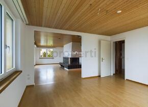 Traumhaft gelegene 5.5-Zimmer-Maisonette mit Blick auf Zürichsee & ...