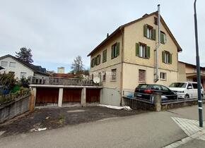 Mehrfamilienhaus für Sanierung oder Neubau mit Landreserve in Kradolf