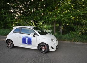 Autoeinstellplatz in der UN-Garage