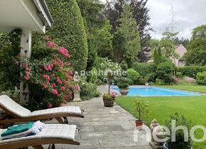 Exklusive Immobilie mit Pool und 900 m² Privatgarten