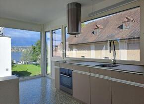 EXKLUSIVES, HOCHWERTIGES HAUS AM SEE AUCH ALS OFFICE /ATELIER GEEIGNET