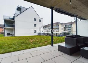 MODERN UND ZENTRAL MIT GARTENSITZPLATZ