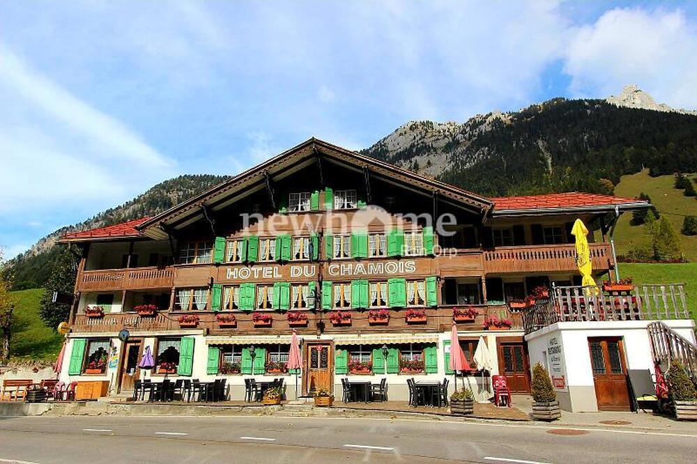 HÔTEL ET RESTAURANT A DEUX PAS DES PISTES