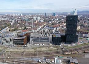 Sanierte Büroflächen im Grosspeter Areal