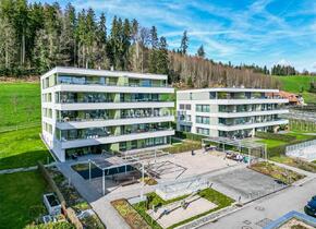 Grosszügige 3 ½-Zimmer-Gartenwohnung mit herrlichem Ausblick