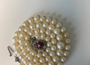 Perlenkette mit Schmuck aus 18 Karat Weißgold mit...