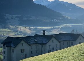 Sommerresidenz im Bergatelier in Graubünden