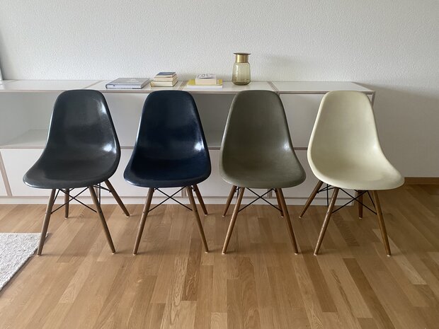 Vitra Eames Herman Miller Sidechairs 4 Farben