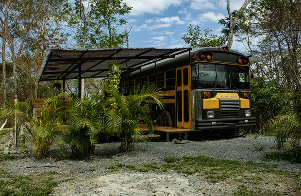 Casa Ahoi – Einzigartiger umgebauter Schulbus in Playa Hermosa, Santa Teresa, Costa Rica