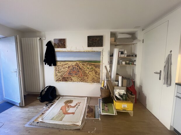 Rent a central and quiet 22m² private atelier room in Zuerich