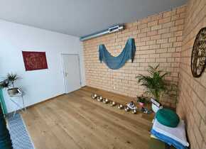 Kleines Studio ca. 20 m2 im grossen Yogastudio zur ganzen...