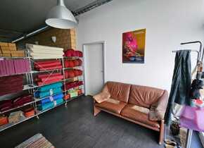 Kleines Studio ca. 20 m2 im grossen Yogastudio zur ganzen...