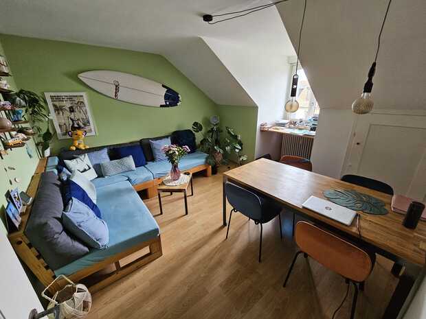Befristet... Charmante 3-Zimmer-Dachwohnung im Breitsch, Bern
...ab Okt.2024 - März 2025