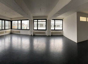 Abgeschlossenes Zimmer (18m2) in Gemeinschaftsatelier...