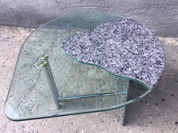 Zermatt Stein-Glas-Tisch, Unikat, pflegeleicht und dekorativ