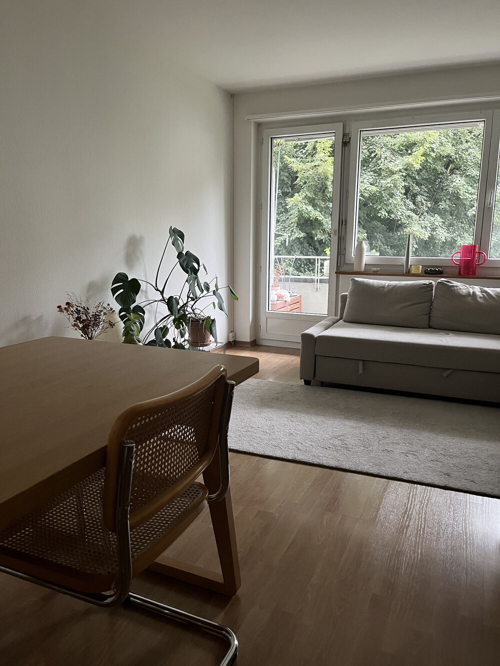 Furnished flat to sublet in August