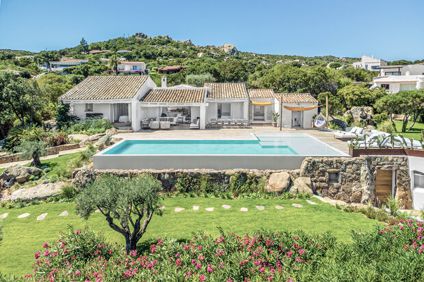 Wunderschöne Villa in Sardinien direkt am Meer im Oktober für bis zu 13 Personen