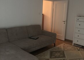 Wochenaufenthalter/in gesucht für schönes helles Zimmer...