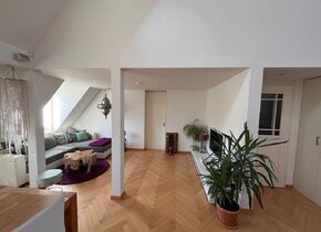 Möblierte Dachwohnung mit eigener Dachterrasse - befristet