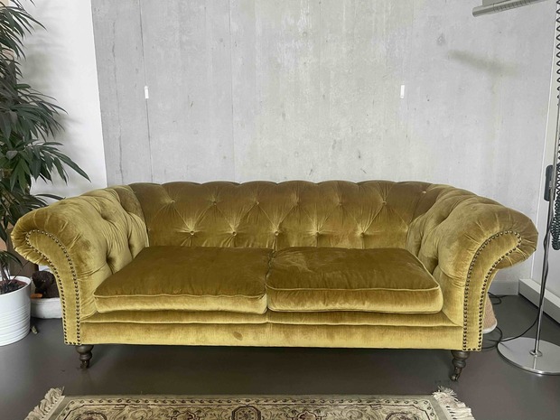 Couch / Sofa Chesterfiel old english