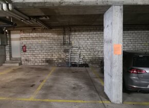 Tiefgaragenparkplatz zur Untermiete oder Übernahme