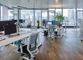 Helles und hochwertig ausgebautes Penthouse Office im...