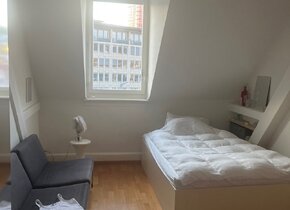 Schönes Zimmer in 3er Wg zur Zwischenmiete