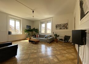 Grosses WG-Zimmer in Altbauwohnung Kreis 4