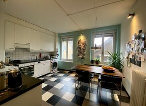 Grosses WG-Zimmer in Altbauwohnung Kreis 4