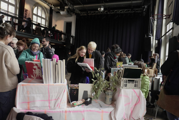 Jetzt für Büchermeer in der PROGR Turnhalle anmelden!