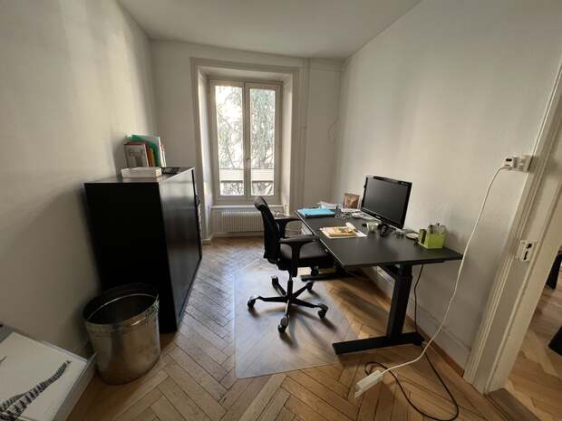 Einzelbüro (2 Arbeitsplätze) mit Charme und eigenem Sitzungszimmer