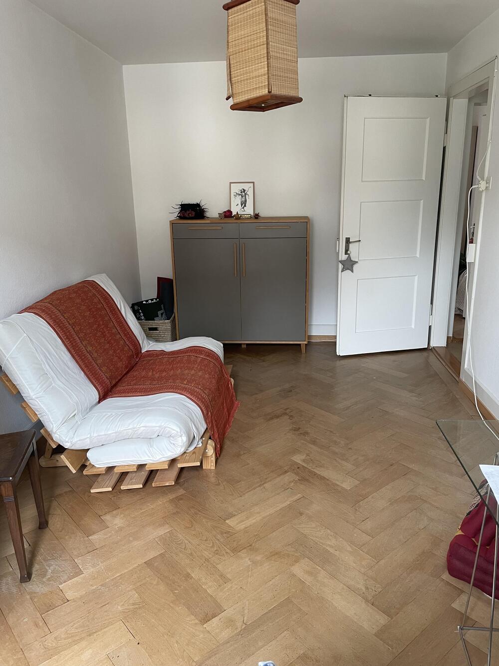 Ein Zimmer in meiner 3 Zimmerwohnnung vom 11.11. -...