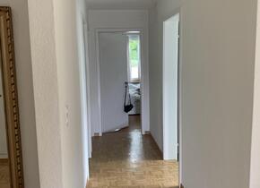 Wg zimmer ( 2er wg ) in grosszügiger 4 1/2  wohnung
am...