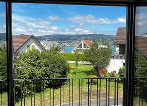 Brand new 4.5 rooms flat in Au with partial views of the...