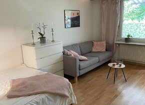 1.5 flat with private garden for sublet in October