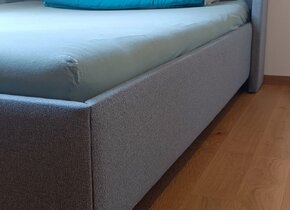 Bett mit Matraze und Lattenrost 160x200