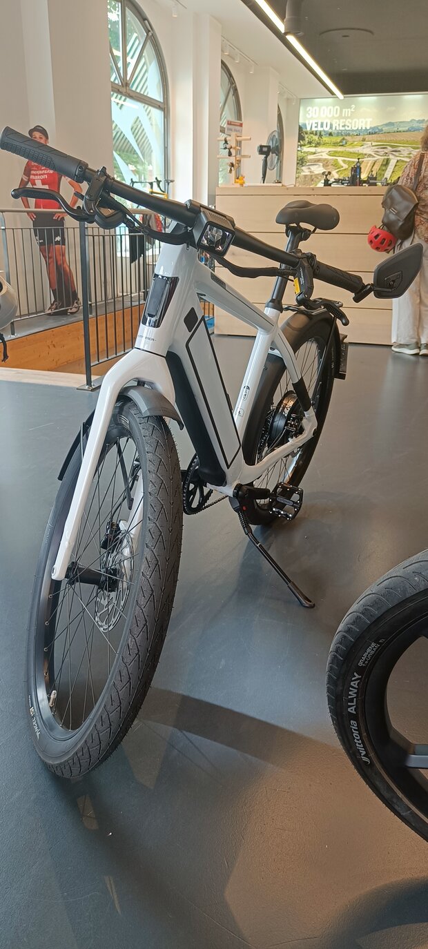 Stromer ST3 neu 2024 mit 100km