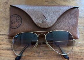 Sonnenbrille mit Etui