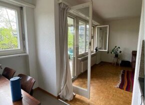 Sonnige möblierte 2.5 Zimmer Wohnung mit Balkon zur...