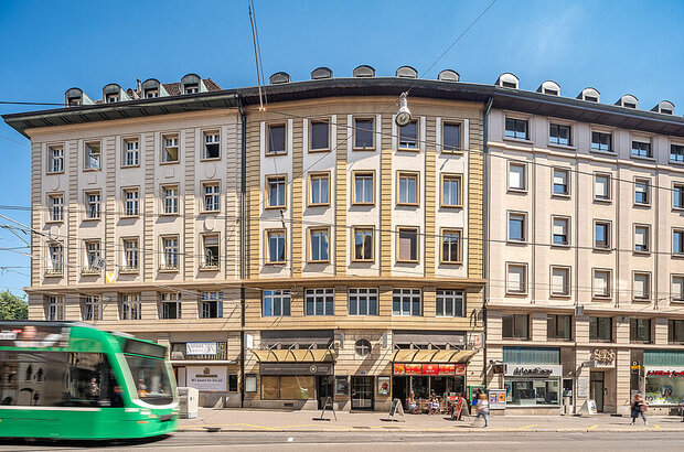 Wunderschöne und frisch renovierte Praxisräume im Herzen von Basel an der Schifflände