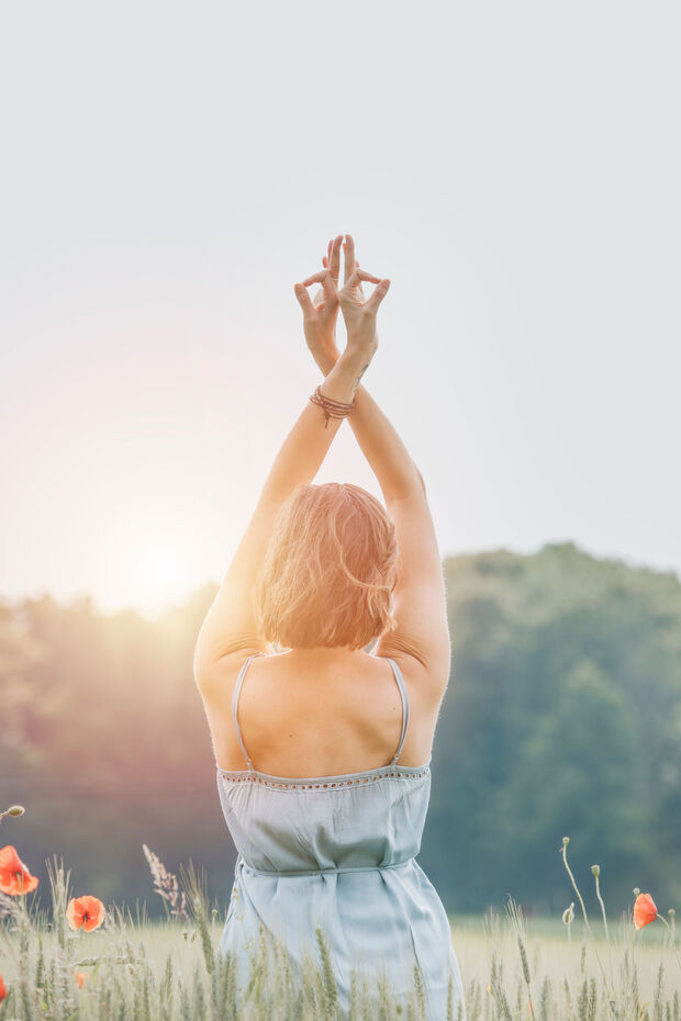 EMBODY YOUR CYCLE - Erkenne die Kraft deines Zyklus und bringe mehr Gelassenheit in dein Leben