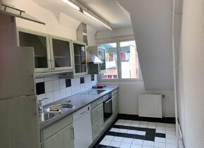 Spezielle Dachwohnung 3 Zimmer 140qm