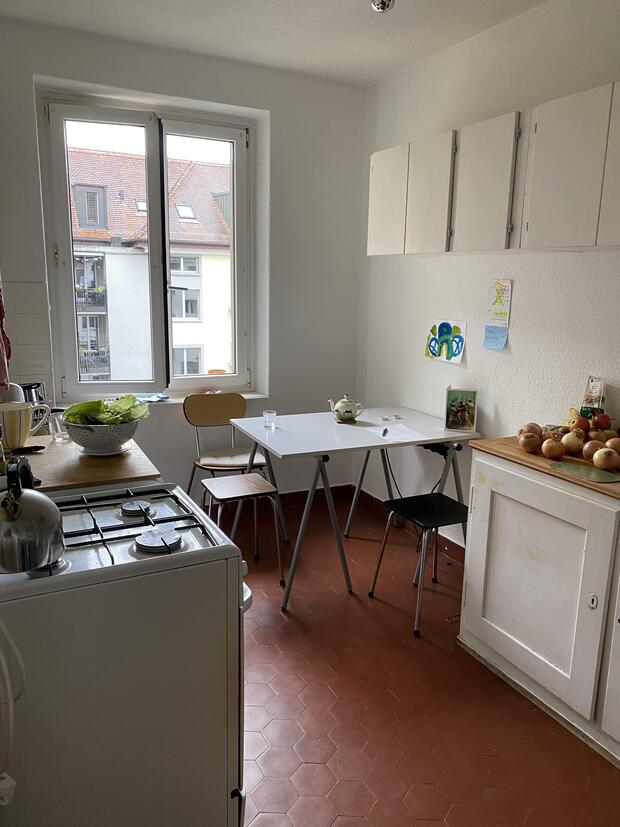 Schöne 2 Zimmer in Dreizimmerwohnung zur Untermiete:...