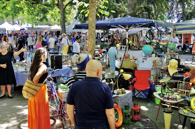 Flohmarkt am Bürkliplatz, Zürich